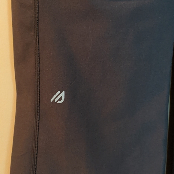 Eddie Bauer Ascent Yoga flares, charcoal, Sz S, Inseam 32.5 - Picture 3 of 4